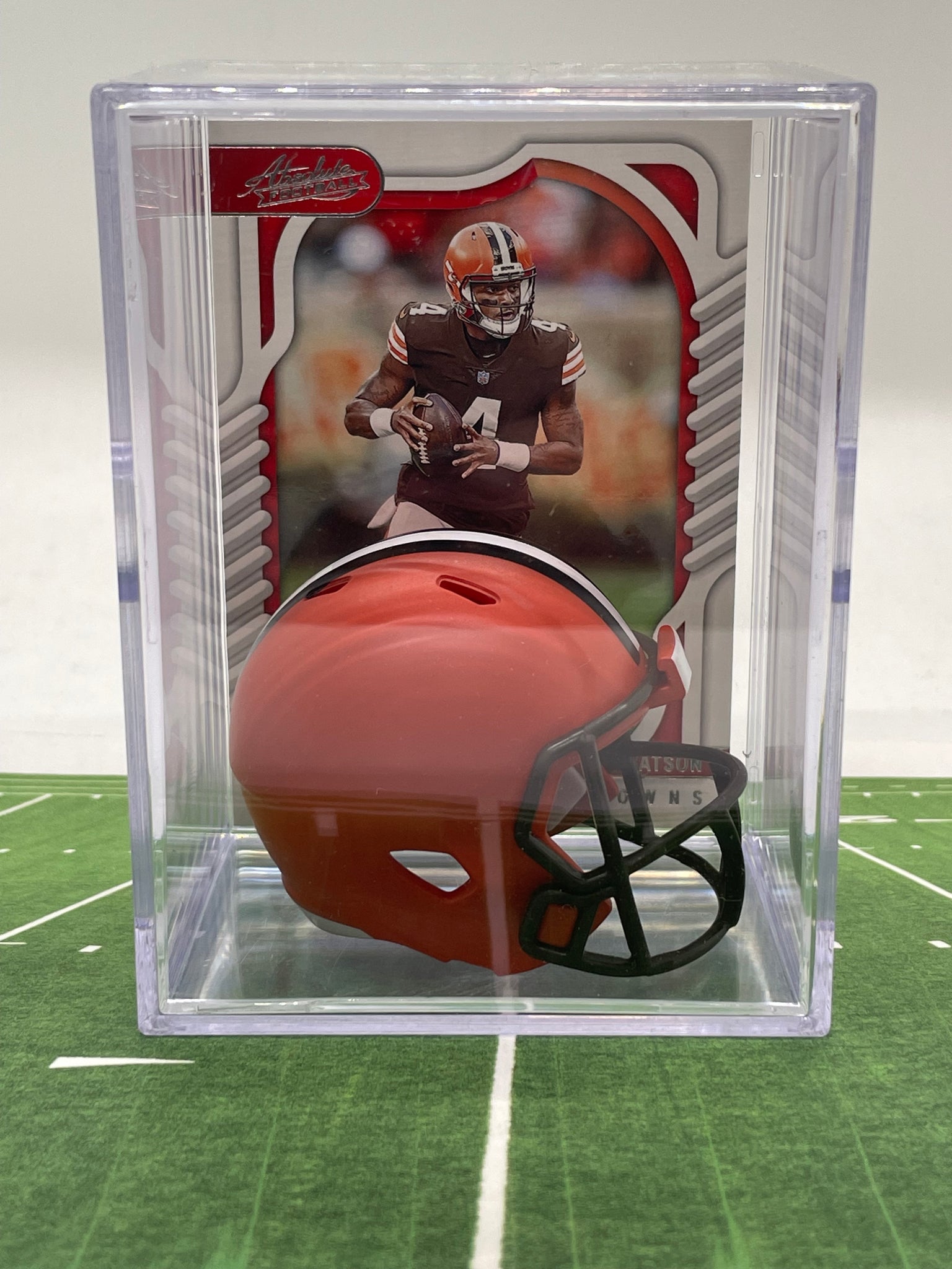 Cleveland Browns mini helmet shadowbox w/ player card– MASTERBAZ